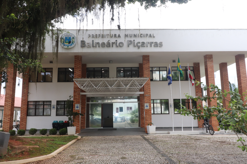 Prefeitura de balneario picarras sc 1024x681.png