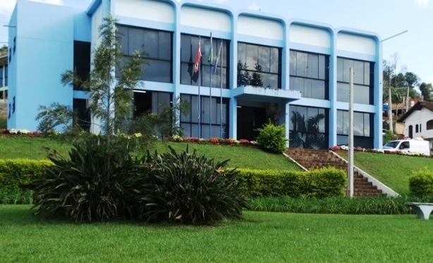01 prefeitura ipira.jpg
