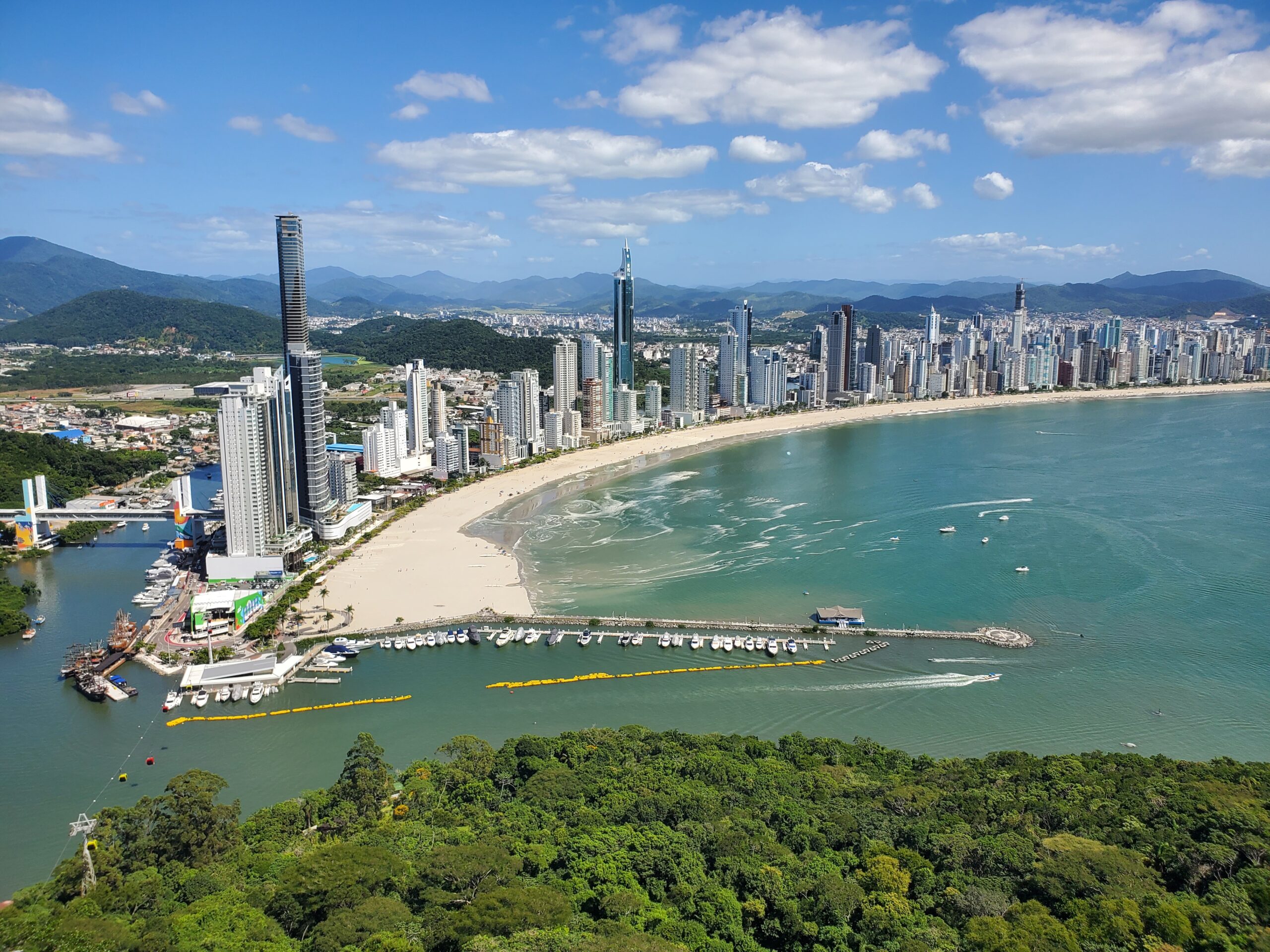 Balneario camboriu from unipraias park 2023 04 02 scaled 1.jpg