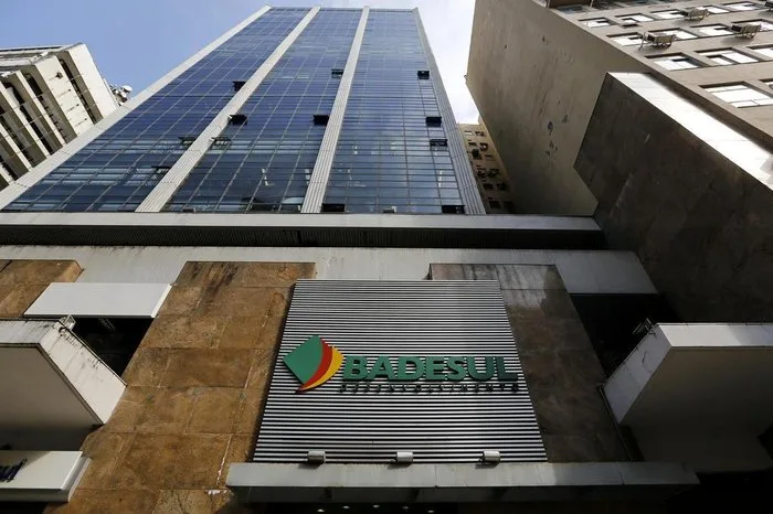 Concurso BADESUL RS 2026: Salários de R$ 8.996,32 para Nível Superior e Médio com Inscrições Prorrogadas! Garanta Sua Vaga na Agência de Fomento Gaúcha