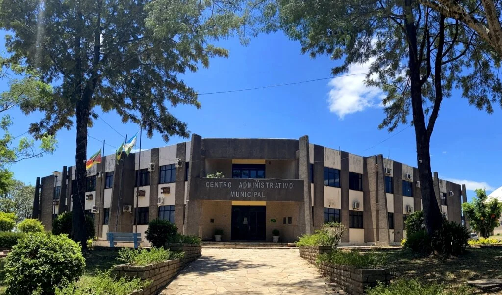 Processo Seletivo Simplificado Câmara de Pinhal Grande (RS) Abre Vaga de Servente com Salário de R$ 1.283,91 e Inscrições Gratuitas em