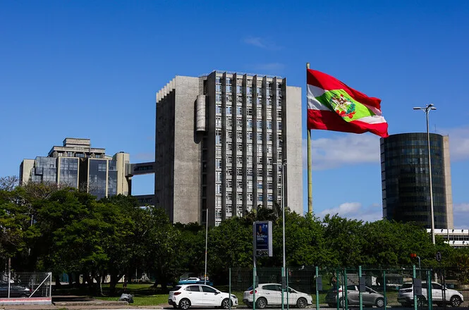 Concurso TJ SC 2026: Edital Publicado para Técnico Administrativo com Vagas Imediatas e Cadastro de Reserva no Poder Judiciário Catarinense