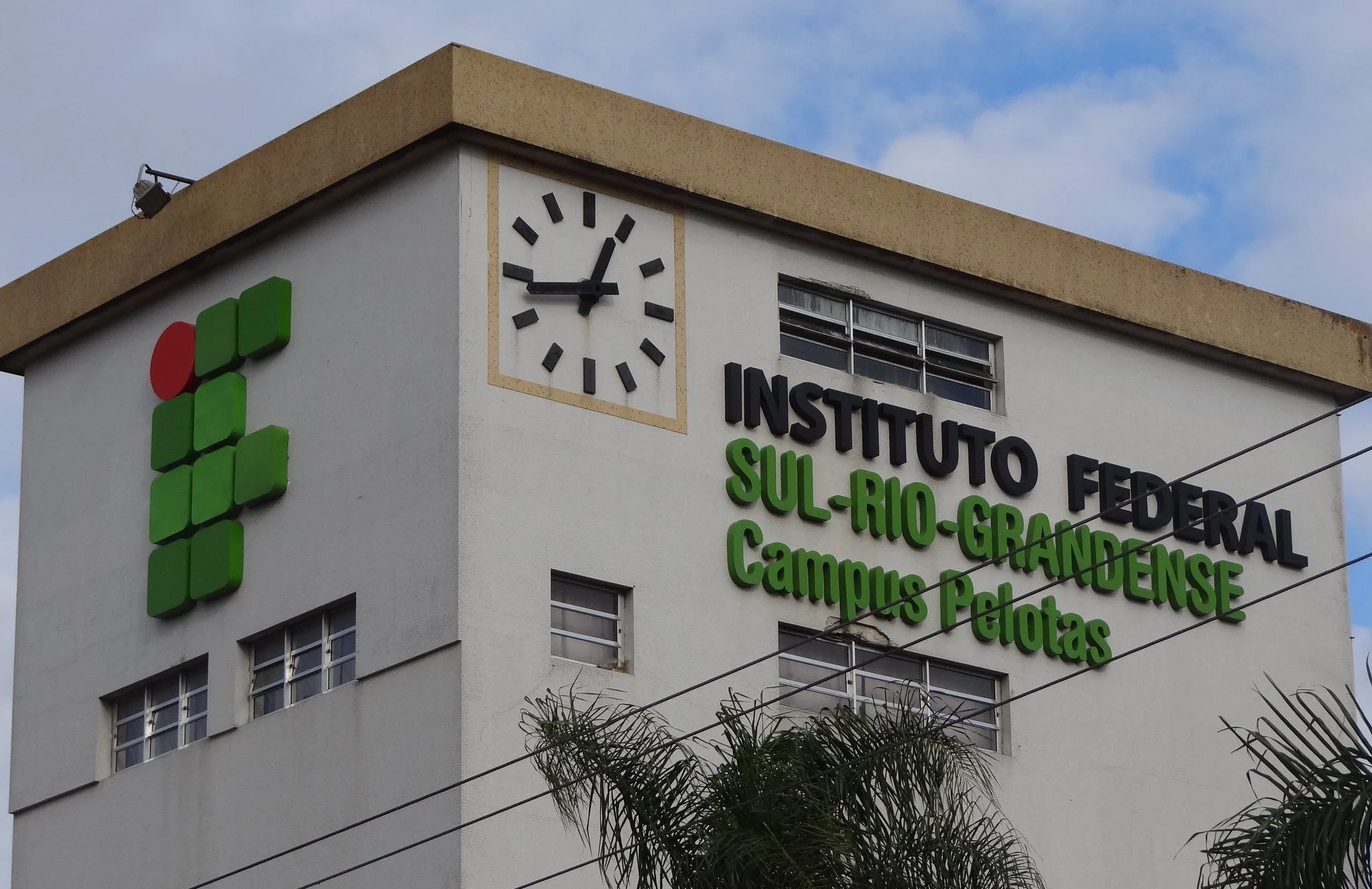Oportunidade Única no IFSul Pelotas 2026: Edital Aberto para Professor Substituto em Atendimento Educacional Especializado no RS, Salário Até R$ 8 Mil!