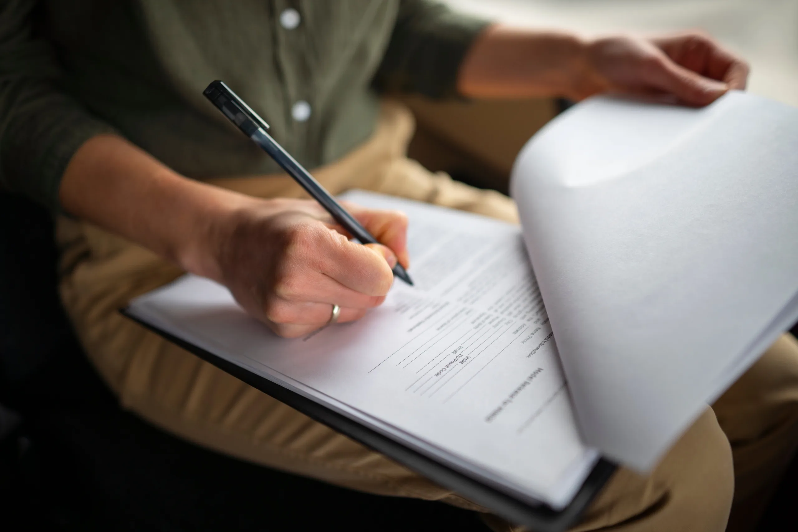 Processo Seletivo FAHECE: Vaga de Auxiliar de Higienização no SAMU de Criciúma/SC com Salário de R$ 2.186,32 e Benefícios