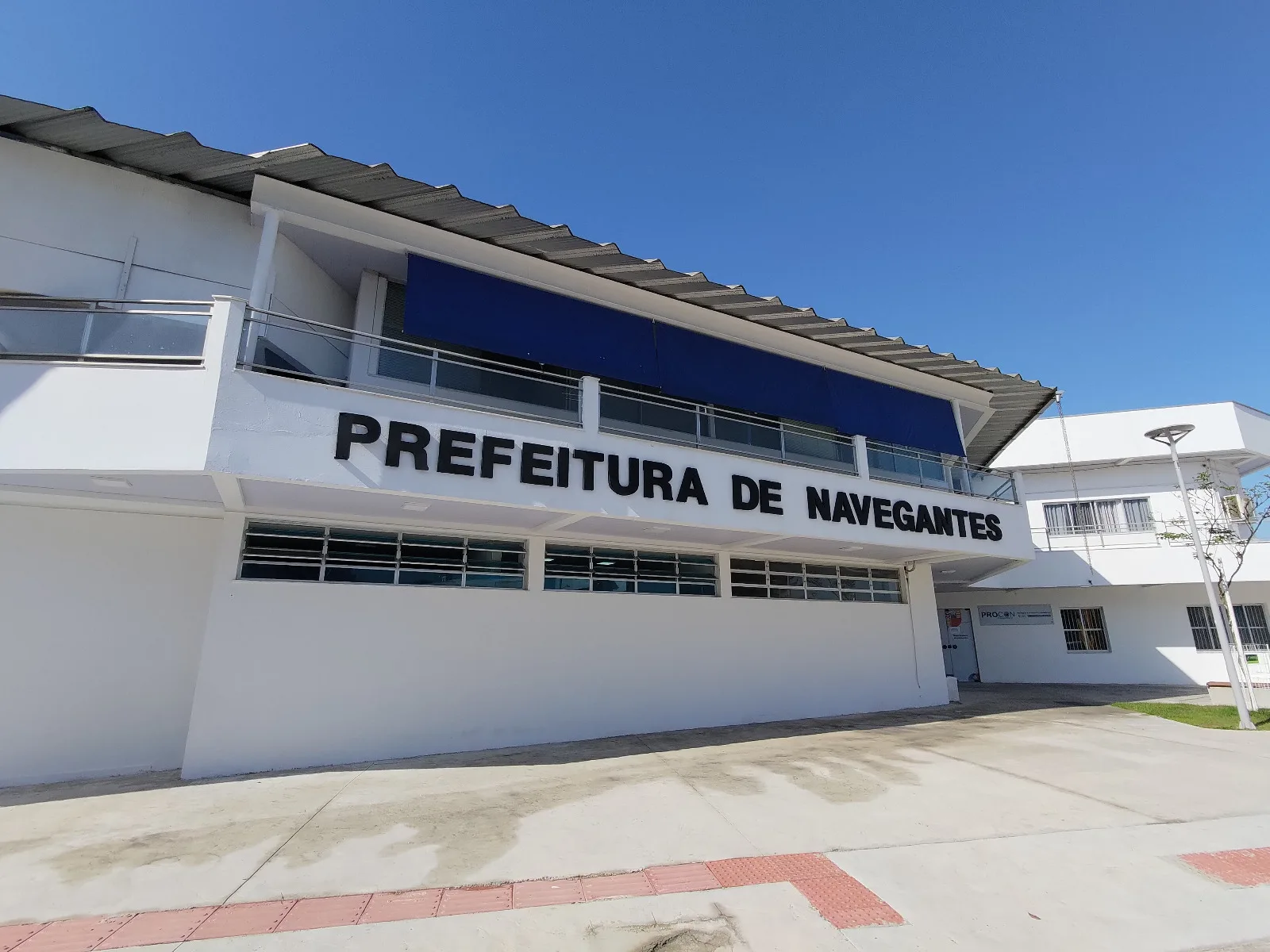 Concurso Navegantes SC Educação 2026: Salários de até R$ 6.062,90 e Vale Alimentação Atraem Gaúchos para Vagas Efetivas em SC