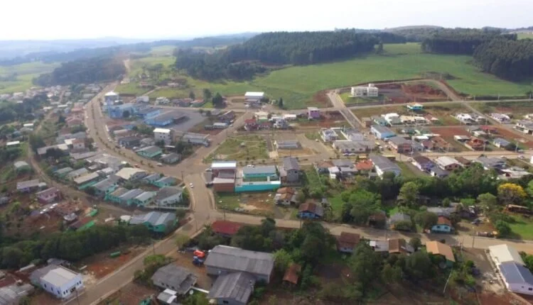 Seletivo Brunópolis SC: Salários de até R$ 6,1 mil atraem gaúchos para vagas temporárias em Santa Catarina; veja edital e como se inscrever