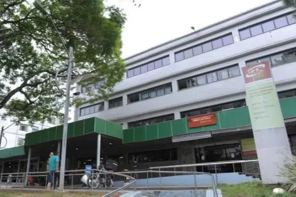 Urgente! Concurso GHC Hospital de Pelotas Abre 2 Seletivos com Salários de Até R$ 17.617,95: Sua Carreira Pública no Rio Grande do Sul Começa Agora!