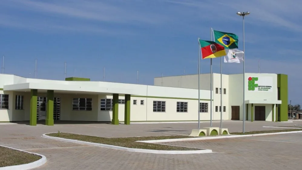IFSul Camaquã Abre Vaga para Professor Substituto de Química: Salário de até R$ 8.340,33 e Estabilidade no RS!