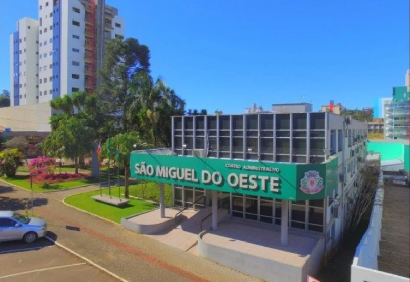 São Miguel do Oeste/SC: Processo Seletivo Abre Vagas para Cadastro Reserva com Salários de até R$ 5.130,63 para Professores e Motoristas em 2026!