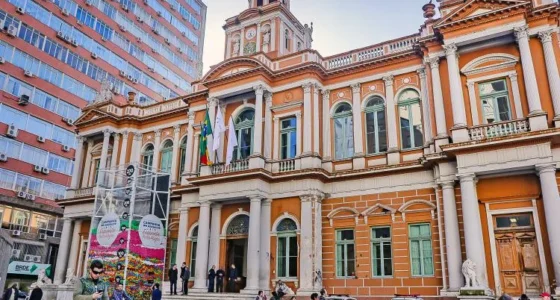 Cadastre-se para ser Professor em Porto Alegre: Vagas em Artes, Educação Física e Inglês com Remuneração de Até R$ 6.327,42