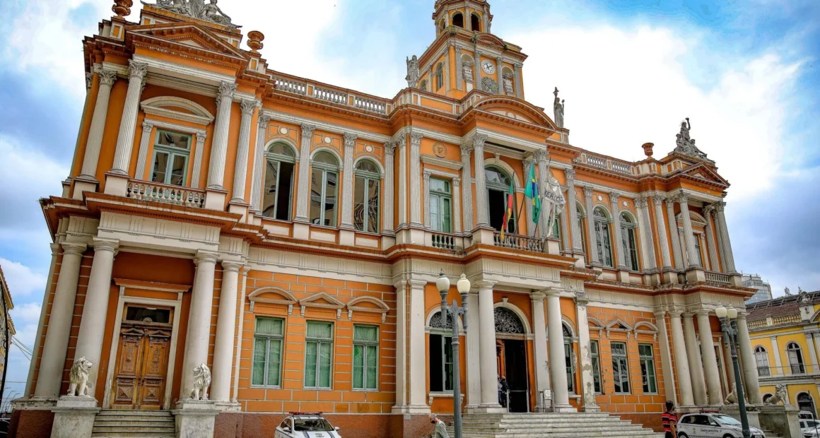 Porto Alegre abre PSS para Professores de Artes, Educação Física e Inglês com salários de até R$ 6.327,42