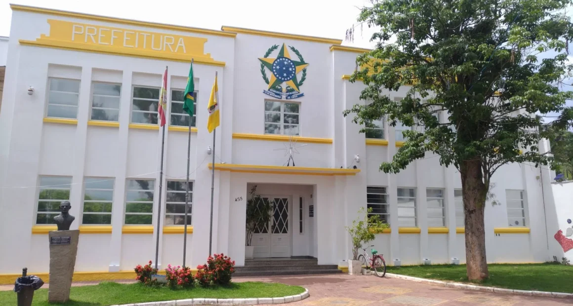 Gaspar/SC abre processo seletivo com vagas para diversos níveis e salários de até R$ 23.198,34