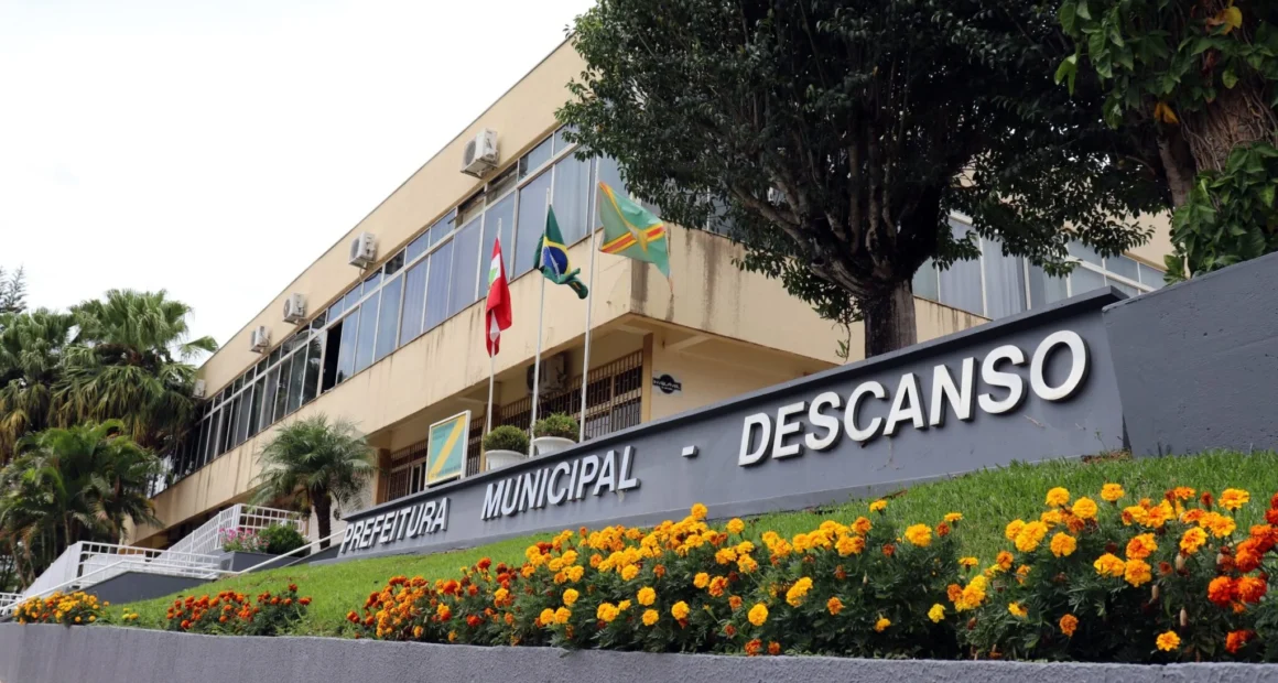 Processo Seletivo para Auxiliar de Ensino em Descanso, SC